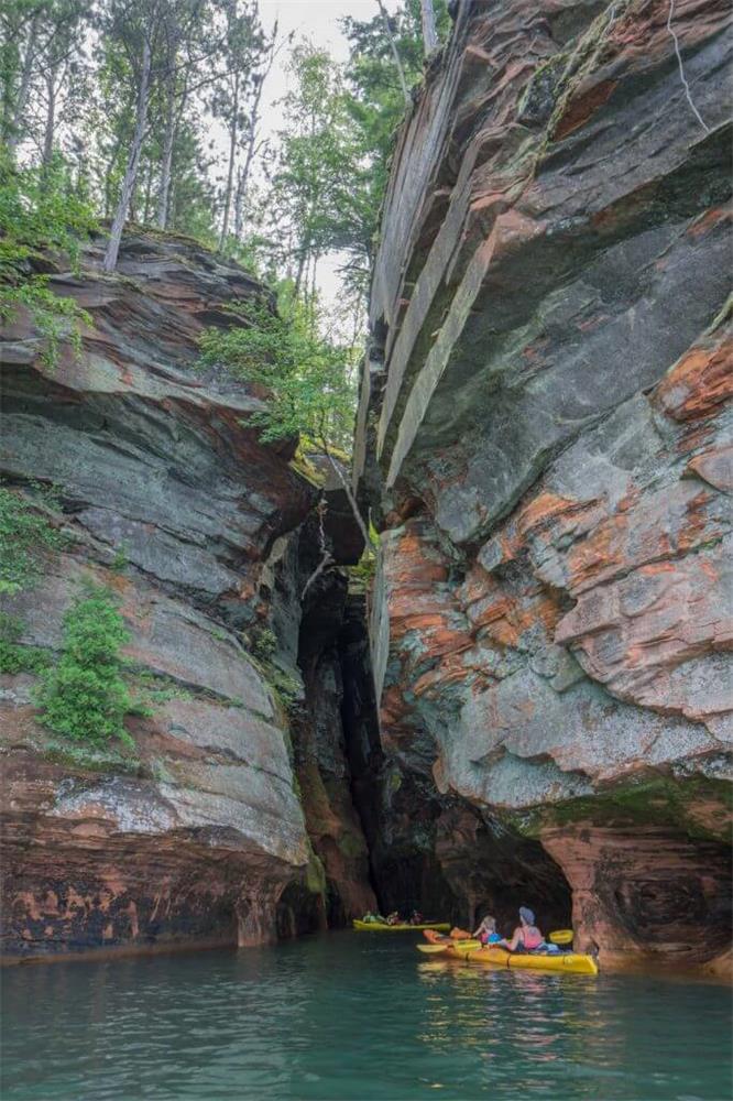 Discover the Hidden Wonders of The Apostle Islands Sea Caves9